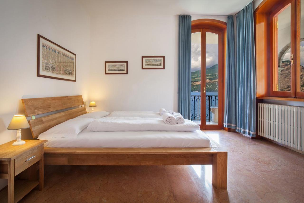 Villa Francesca-Grande Appartamento In Riva Al Lago Brenzone sul Garda Exterior photo